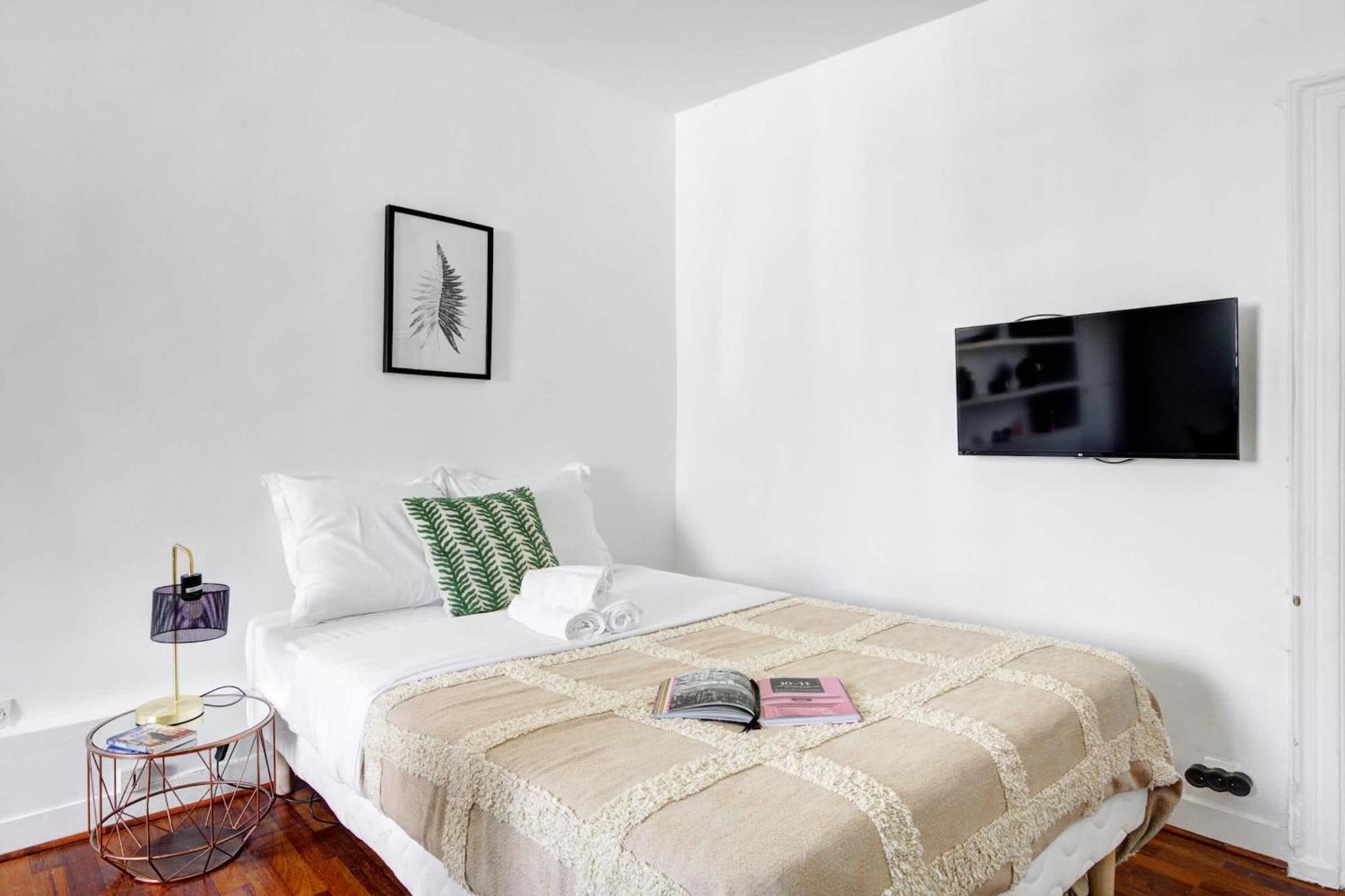 Le Marais & Place Des Vosges - Cityapartmentstay Appartement Parijs